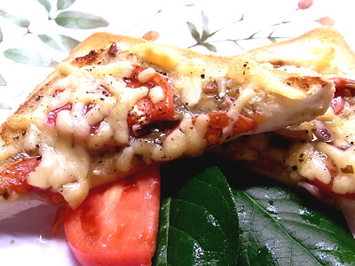 バジリコいかのピザトースト